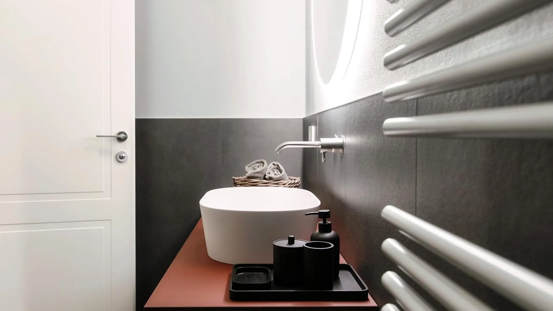 Bsk Casa 26 - The House Of Travelers Apartment Como 0*,