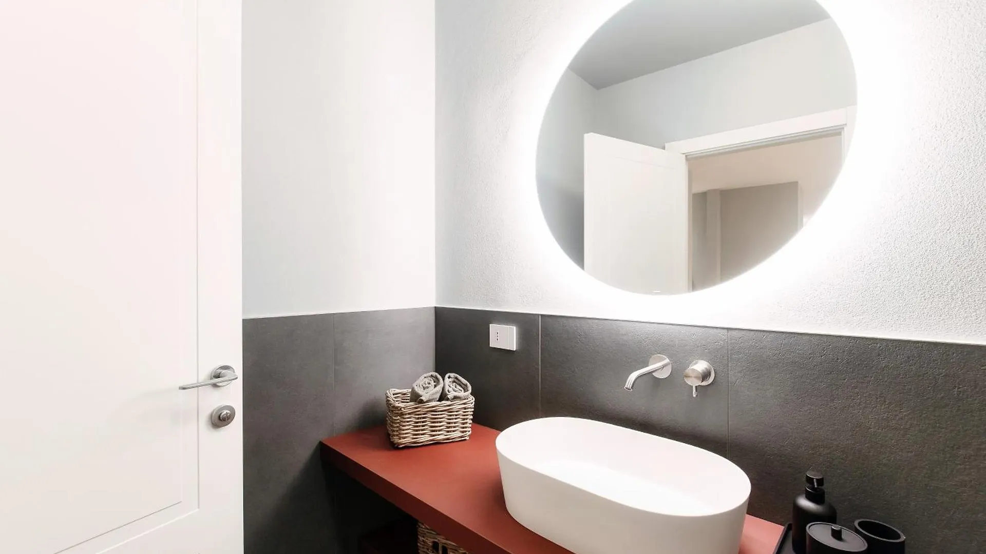 Bsk Casa 26 - The House Of Travelers Apartment Como