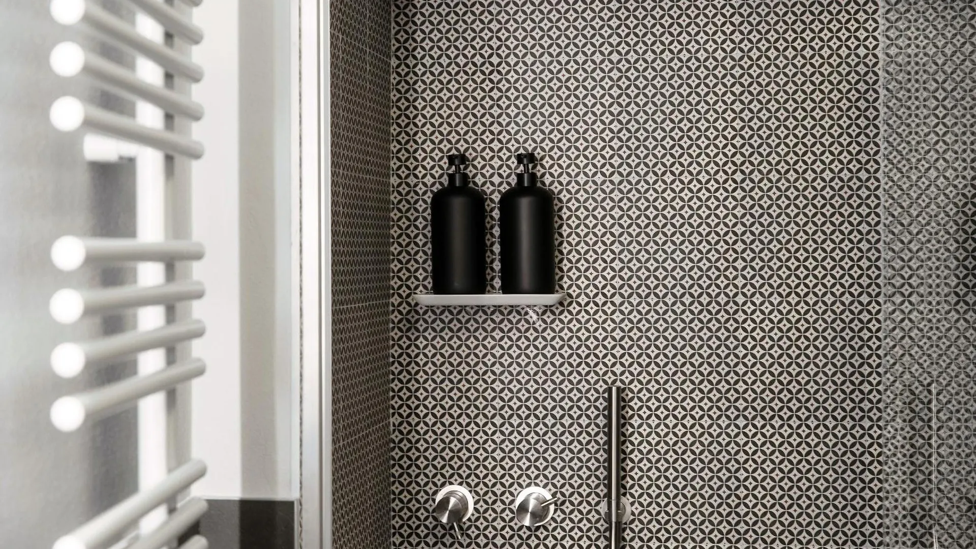 Bsk Casa 26 - The House Of Travelers Apartment Como Italy