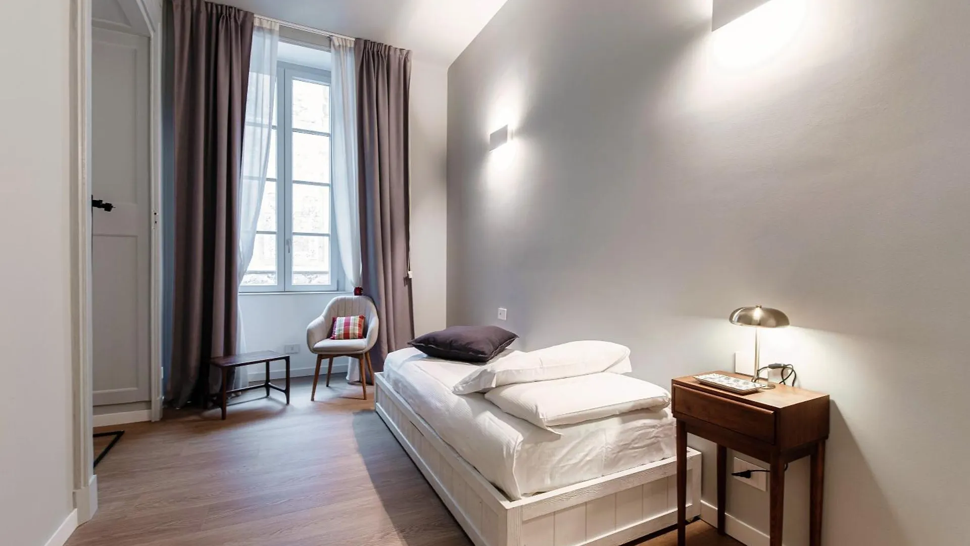 Bsk Casa 26 - The House Of Travelers Apartment Como Italy